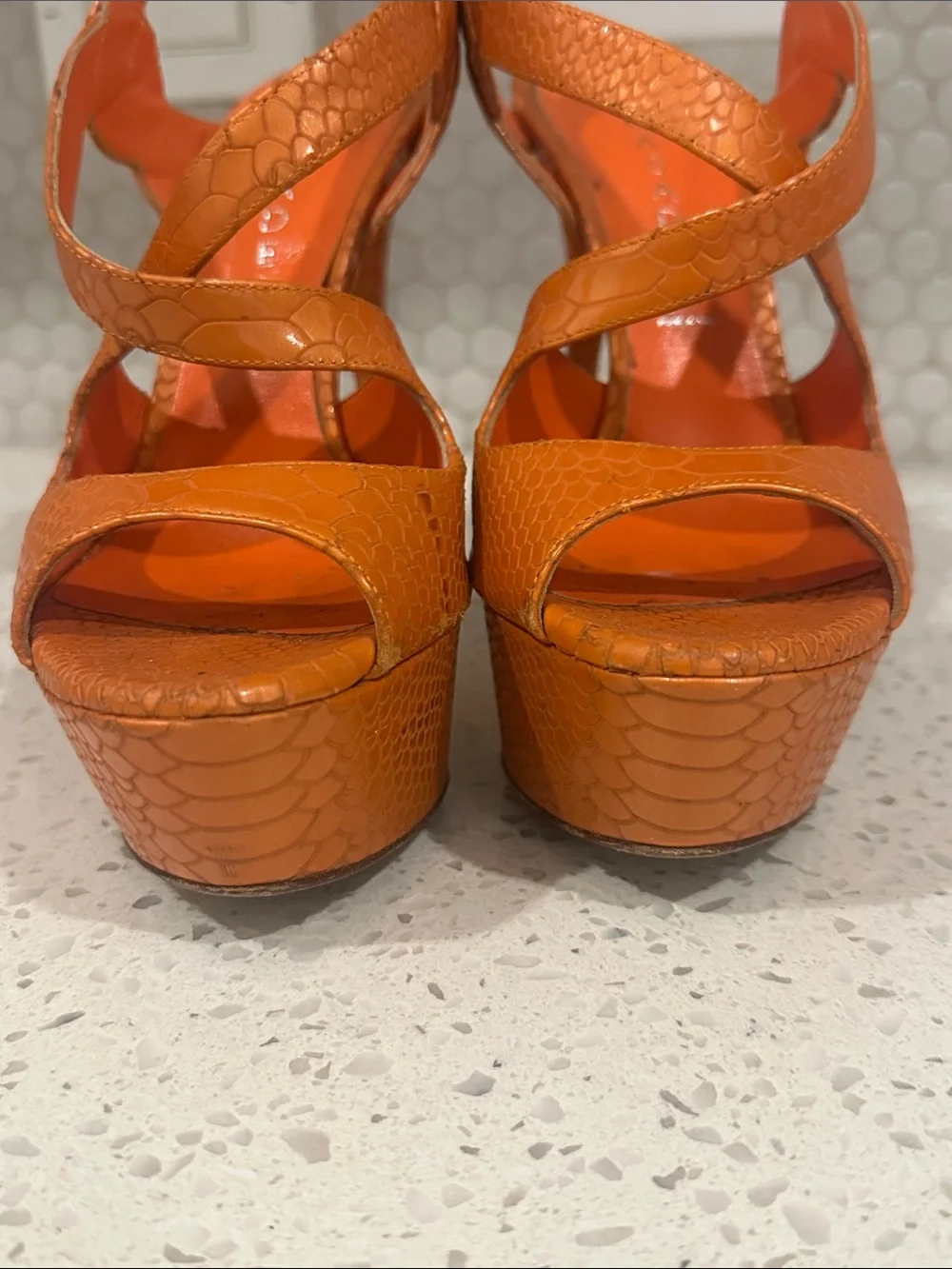 Casedi platforms embossed patent 37.5